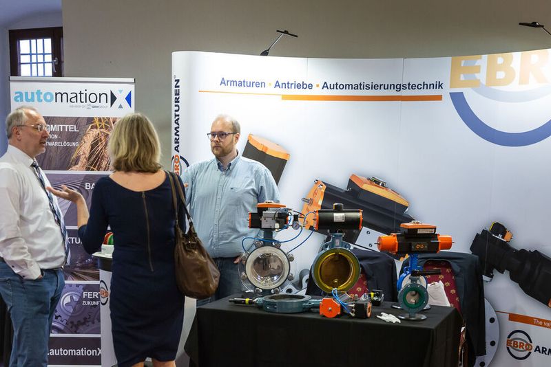 Impressionen der Förderprozessforen 2019: Beim Pumpen- und Schüttgut-Forum diskutieren Experten an zwei Tagen über Probleme bei Förderprozessen. Dabei steht der praxisorientierte Austausch und die gemeinsame Lösungsfindung im Vordergrund des Netzwerktreffens der Pumpen- und Schüttgut-Community. (Stefan Bausewein / PROCESS)