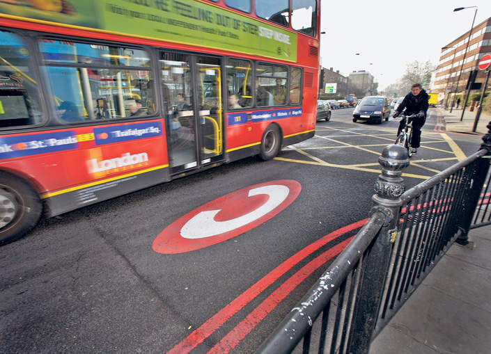 In London dürfen in der stadtweiten Low Emission Zone (LEZ) nur Transporter, Taxen oder Busse fahren, die eine bestimmte Abgasnorm erfüllen (Archiv: Vogel Business Media)