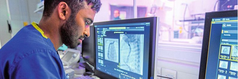 Philips entwickelt unter anderem Geräte für die medizinische Bildgebung. Der niederländische Medizintechnikkonzern musste 2022 fast 10.000 Stellen streichen.(Bild:  Philips)