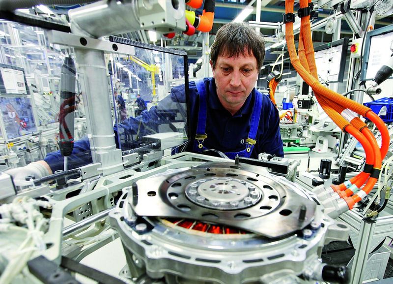 Durch einheitliche Datensets können Unternehmen Probleme frühzeitig erkennen und in der Produktion gegensteuern. (Bild: Bosch)