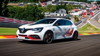 Der Renault Mégane R.S. Trophy-R hat in Spa-Francorchamps einen neuen Rundenrekord für frontangetriebene Serienfahrzeuge aufgestellt. (Renault)