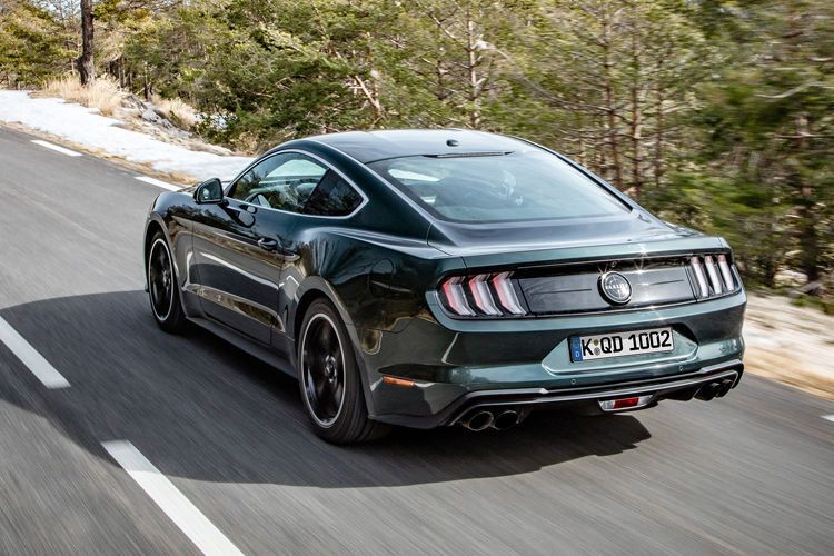 Der V8 leistet 338 kW/460 PS und schickt 529 Newtonmeter auf die Reifen. (Ford)