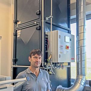 Bernd Kretzschmar, Leiter Werkzeugbau bei EBM-Papst, führte vor der Installation des Nassabscheiders eine Risiko- und Gefahrenbeurteilung durch. (Bild:  Esta)