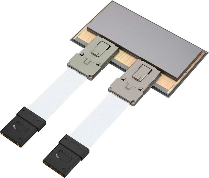 Lightmatter Passage L200, ein optisches Co-Packaged-Optics-Modul („Interposer“) für die Anbindung und schnelle Datenübertragung zwischen KI-Beschleunigern und anderen hochperformanten Chips in Rechenzentren und Switches. (Bild: Lightmatter)