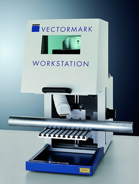 Die Beschriftungslaser Vector-Mark compact eignen sich für das Markieren unterschiedlichster Werkstückformen und Materialien. (Archiv: Vogel Business Media)