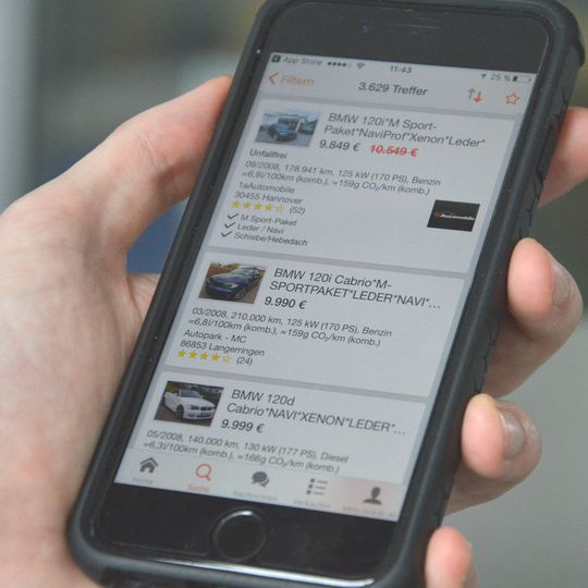 Online-Leadmanagement: Mehr als jeder zweite Kunde fragt einer Studie zufolge gleichzeitig bei mehreren Händlern Fahrzeuge an.(Bild:  Achter / »kfz-betrieb«)