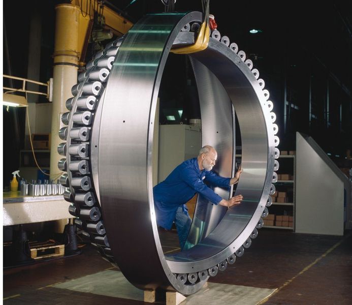 Die Pendelrollenlager für das Millennium Wheel haben einen Außendurchmesser von über 2,6 Meter. (Archiv: Vogel Business Media)