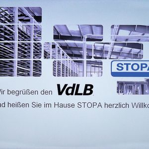 Der Lagerspezialist Stopa in Achern-Gamshurst, Mitglied im VdLB, war der zweite Gastgeber während der Jahrestagung und begrüßte in besonderer Art und Weise die Besucher.
