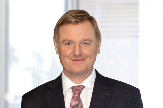 Dr. Marcus Söldner, Vorstandsvorsitzender Car-Garantie: „Es ist jetzt an der Zeit, sich Gedanken um das eigene Geschäftsmodell sowie die Strukturen von Vertrieb und Serviceleistungen zu machen.“ Dr. Marcus Söldner, Vorstandsvorsitzender Car-Garantie: „Es ist jetzt an der Zeit, sich Gedanken um das eigene Geschäftsmodell sowie die Strukturen von Vertrieb und Serviceleistungen zu machen.“