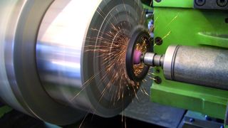 Ein kompletter Satz von nur 39 Ringen fürs Ausdrehen oder -schleifen deckt alle Spannfuttergrößen bis 630 mm ab. Für kleinere Futter bis 315 mm genügen 29 Ringe, für Futter bis 200 mm sogar nur 20 Ringe.  Bild: Basile (Archiv: Vogel Business Media)