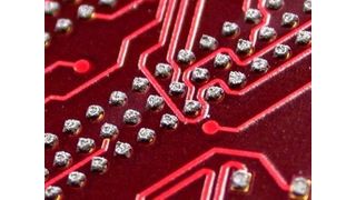 Der Druckprozess, bei dem Schablone, Drucker und Lotpaste zusammenspielen müssen, verursacht die meisten Fehler in der SMD-Fertigung. Bild: www.leiterplatte2010.de (Archiv: Vogel Business Media)