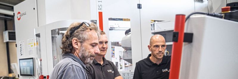 Hermles Techniker sind schnell vor Ort – wie hier zur Schulung an der C 32 U. Hermles Techniker sind schnell vor Ort – wie hier zur Schulung an der C 32 U.