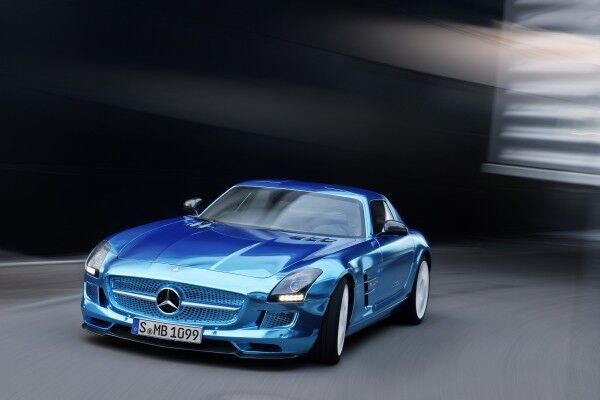 Der Mercedes-Benz SLS AMG Coupé Electric Drive - mit einer Gesamtleistung von 552 kW und einem maximalen Drehmoment von 1000 Nm der stärkste Elektro-Supersportwagen der Welt (Daimler AG)