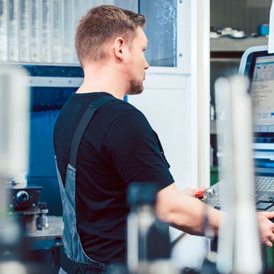 Einige Stimmungsindikatoren hatten zuletzt nach oben gezeigt, daher ist der Auftragsrückgang im Januar ein überraschend schwacher Start ins Jahr 2026. (Bild: © Kzenon - stock.adobe.com)