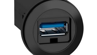 USB- und RJ45-Ports für die Industrie: Neue Schnittstellen sollen für unkomplizierte Datenübertragung direkt am Steuerpult sorgen. (Schneider Electric)