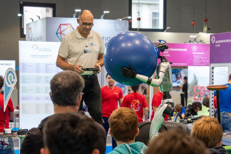 Vues du Salon des Métiers et de la Formation de Lausanne 2025 (Source : © Gabriel Lado)