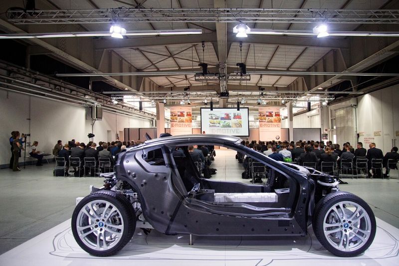 Das E-Motive-Expertenforum in der BMW Driving Academy Maisach zeigte, dass Elektroantriebe im Fahrzeug zukunftsfähig sind. (Bild: FVA GmbH / www.stefaniegraul.de)