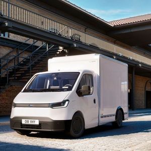 Unter anderem lässt sich der Transit City mit einem Kofferaufbau kombinieren.(Bild:  Ford Pro)