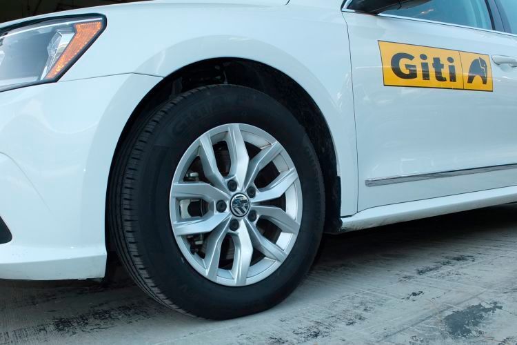 Der erste Erstausrüstungsauftrag kommt von Volkswagen und betrifft den Giti Synergy E1 (allerdings nicht für den Passat). (Rosenow / »kfz-betrieb«)