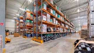 Bei Detzer Aircargo Service in Schwaig unterstützt jetzt die Remira-Software Remira Dilos die Lagerverwaltung. Das soll für schlankere Abläufe sorgen sowie die Sicherheit und die Qualität erhöhen. (Bild: Detzer)