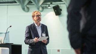 Claus-Peter Köth, Chefredakteur von »Automobil Industrie«.  (Bild: Stefan Bausewein)