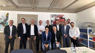 Vertreter von Essentim, Waldner und der bisherigen Gesellschafter bei der notariellen Unterzeichung der Mehrheitsbeteiligung am 15. Mai 2025. (Bild: Essentim GmbH)