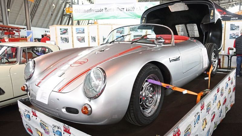 Auf den ersten Blick ein typischer Nachbau eines Porsche 550 Spyder. (Bild: Dominsky/»kfz-betrieb« )