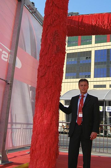 ... während die neue Durchfahrt-Anlage einen Brummi in nur zwei Minuten wäscht. Weiterer Pluspunkt für Joachim Scharlach: ein geringer Platzbedarf. (Archiv: Vogel Business Media)