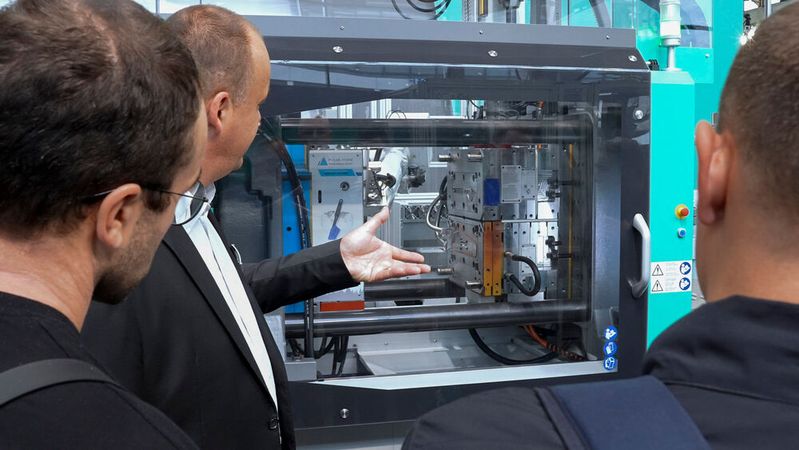 Industry players praise the special user benefits as well as the unique spirit of this practical trade fair with its lively atmosphere.(Source:  P.E. Schall)