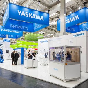 Zur Hannover Messe zeigt Yaskawa das Industrie-4.0-Konzept „i³-Mechatronics“ sowie Praxisanwendungen unter dem Dach dieser Plattform.  Hannover Messe 2023: Halle 6, Stand D24(Bild:  Yaskawa Europe)
