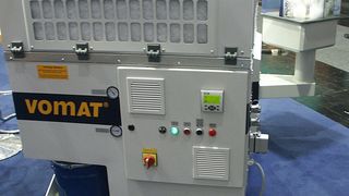 Die Vomat-FA-Feinstfiltrationsanlagen sind wartungsarm, kompakt und leistungsfähig, heißt es. Einen Blick auf die Systeme kann man auf der Grindtec 2020 in Halle 3 am Stand 3045 werfen.  (Vomat)
