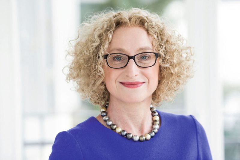 „Mittels eines virtuellen Abbilds wird es möglich sein, operationale Konzepte der Wertschöpfung einer Werkzeugmaschine in Echtzeit zu validieren“, erklärt Prof. Jivka Ovtcharova vom Karlsruher Institut für Technologie. (A. Fischer/KIT)