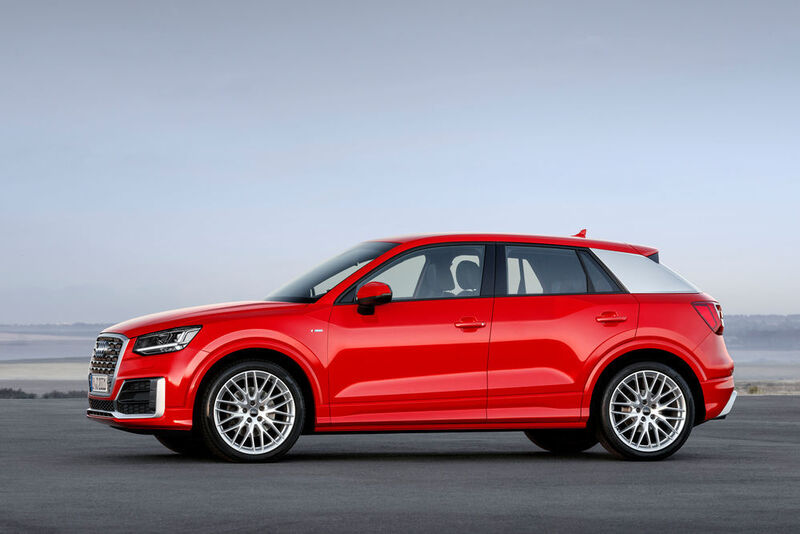 Der Q2 basiert auf der technischen Plattform des kompakten A3 und ist vergleichsweise 11,2 Zentimeter kürzer als der A3 Sportback. Dagegen ist er 1,6 Zentimeter breiter und 7,1 Zentimeter höher als sein rein für Straßenfahrten konzipierter Bruder. (Audi)