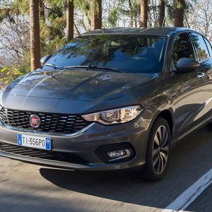 Der Fiat Tipo tritt in der VW-Jetta-Liga an.(Foto:  Fiat)