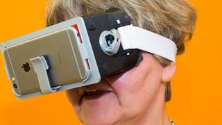 Beim Technologietag 2017 zeigt das Fraunhofer IPA, wie die Daten eines Temperiersystems über Virtual Fort Knox (VFK) echtzeitnah erhoben und automatisiert weiterverarbeitet werden. (Foto Universität Stuttgart IFF/ Fraunhofer IPA, Rainer Bez)