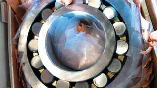 Gefälschtes NSK-Wälzlager: Erkennbar ist das an fehlenden Kennzeichnungen.  (NSK)