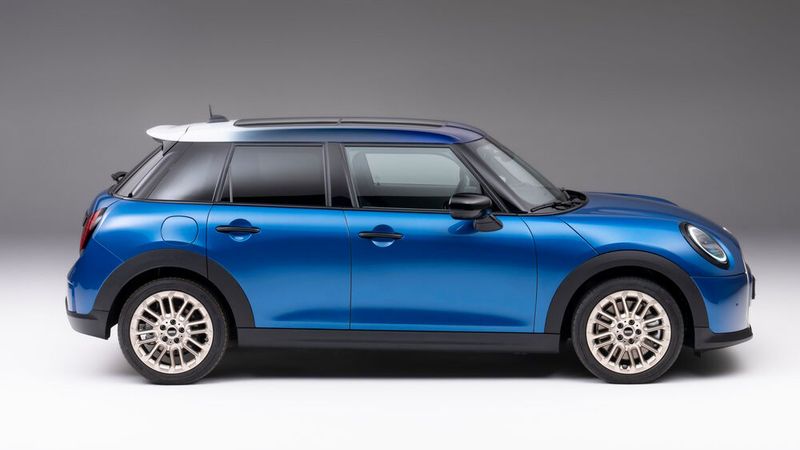 Wie bisher kommt der Mini 5-Türer auf 4,04 Meter Länge. (Bild: Bernhard Filser)