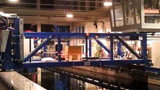 An der Fakultät für Maschinenbau und Schiffstechnik der Universität Rostock werden seit mehr als 50 Jahren Schiffsrümpfe auf ihre Strömungseigenschaften getestet. (AMO)