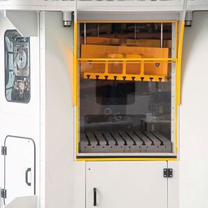 Bild 3: Eine Besonderheit ist, dass sich der Stößel der 3D-Servopresse um bis zu 3,5 Grad verkippen lässt.(Bild:  M. Witzsch)