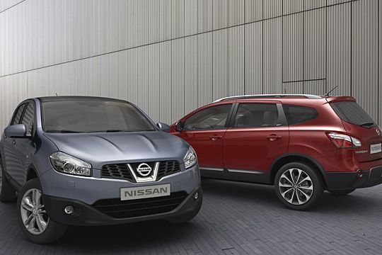 Ob rot, ob grau, die Kunden lieben den Qashqai derzeit ohne Einschränkungen. Jeder dritte verkaufte Nissan geht auf das Konto dieser Baureihe. (Archiv: Vogel Business Media)