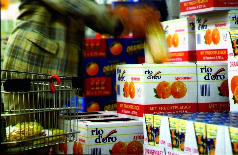 Aufwändiger Vierfarbdruck und offene Fronten helfen beim Verkauf der Ware aus der Transportverpackung.Bild: Interpack (Archiv: Vogel Business Media)