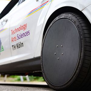 Die Elektromotoren sind samt der Leistungselektronik in den Rädern verbaut.