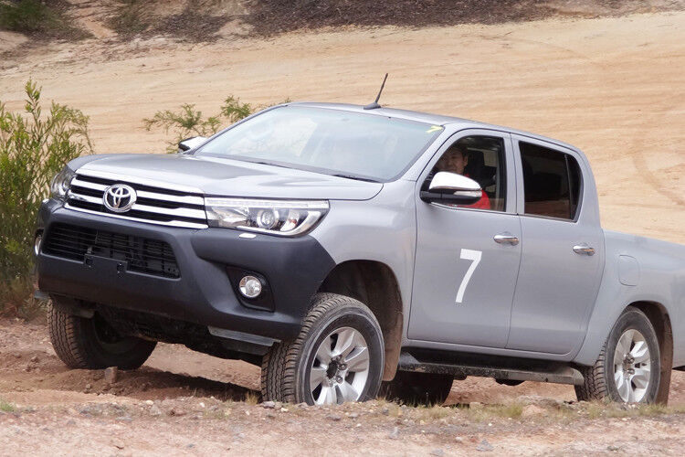 2016 kommt der neue Toyota Hilux. (Foto: Toyota)