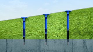 Eine Gefälledämmung auf der Dachfläche trägt entscheidend zu mehr Nachhaltigkeit des Gebäudes bei. (Bild: SFS)