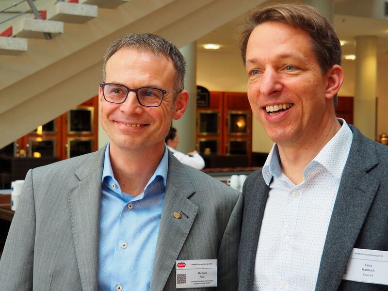 Neuer Namur-Vorstand Michal Pelz (li.), Clariant und Felix Hanisch, Bayer. (PROCESS / Mühlenkamp)