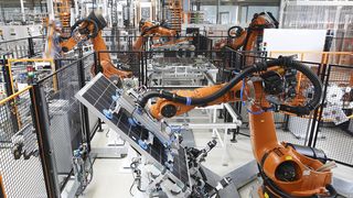 Angesichts des niedrigen Automatisierungsgrades der chinesischen Industrie hat der Boom für die Anbieter erst begonnen, wie eine neue Studie erwartet. (Bild: Kuka)