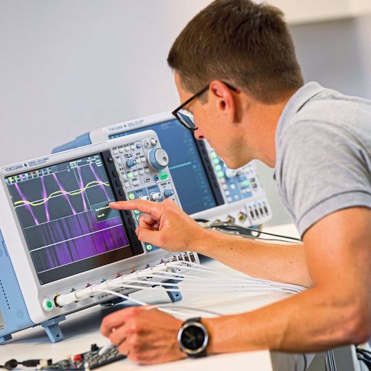Software-Optionen: Für das Oszilloskop DLM5000 bietet Yokogawa zwei neue Optiionen. Software-Optionen: Für das Oszilloskop DLM5000 bietet Yokogawa zwei neue Optiionen.