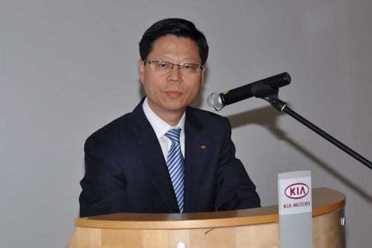 Der Importeur war mit seiner Führungsmannschaft vor Ort. Unter anderem kamen Geschäftsführer und CEO Dong-Cheong Seol ... (Archiv: Vogel Business Media)