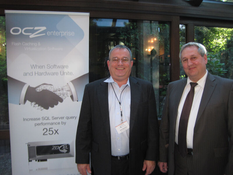 Axel Boehme (OCZ) und Peter-Martin Slodowski (KRK Computersysteme) (Bild: IT-BUSINESS)