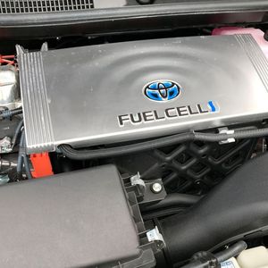 (Toyota)
